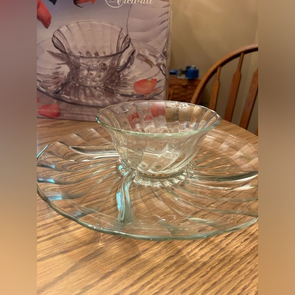 Toscany Victoria Bowl and Plate  - Chip and Dip Set - Picture 1 of 6